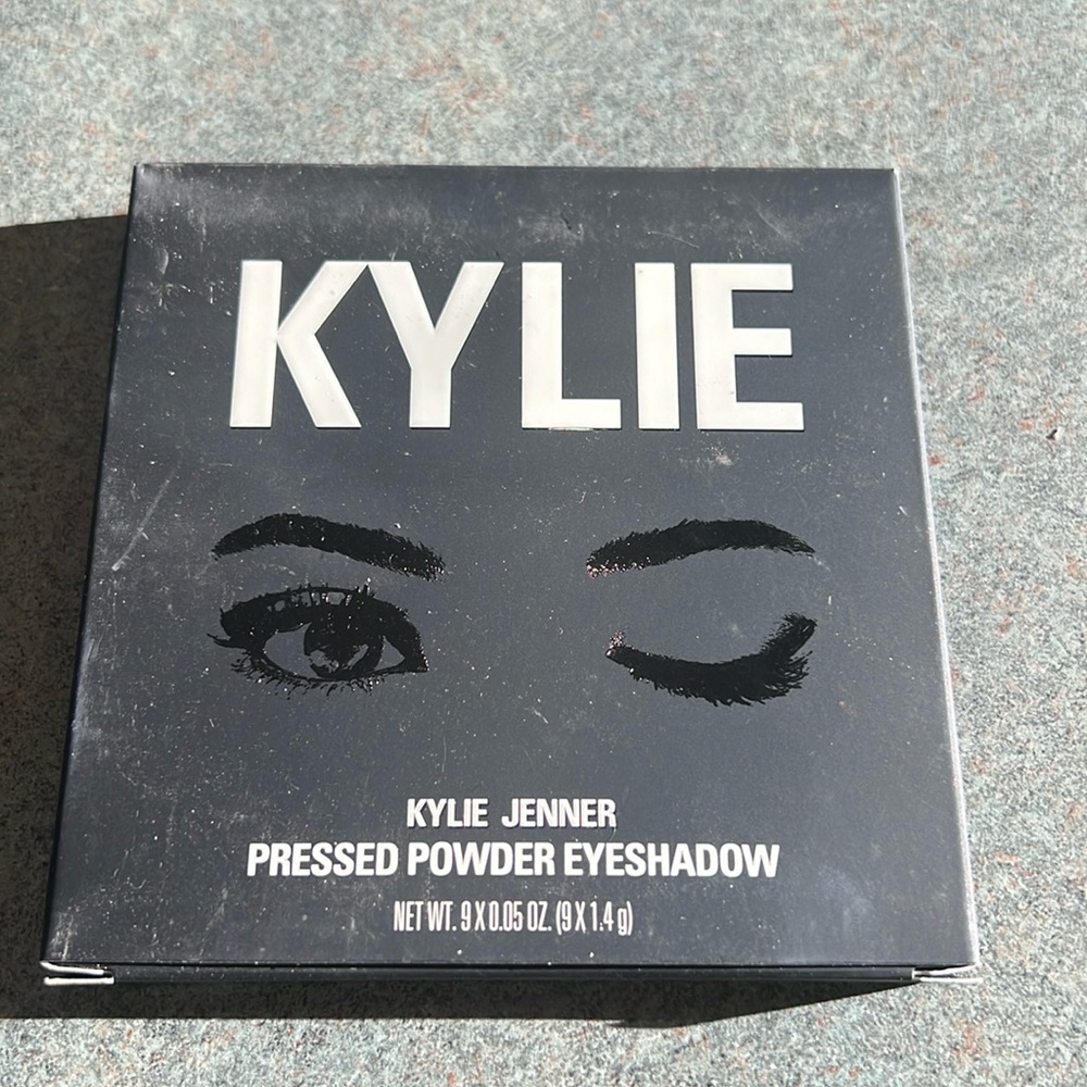 Kylie pressed eyeshadow palette